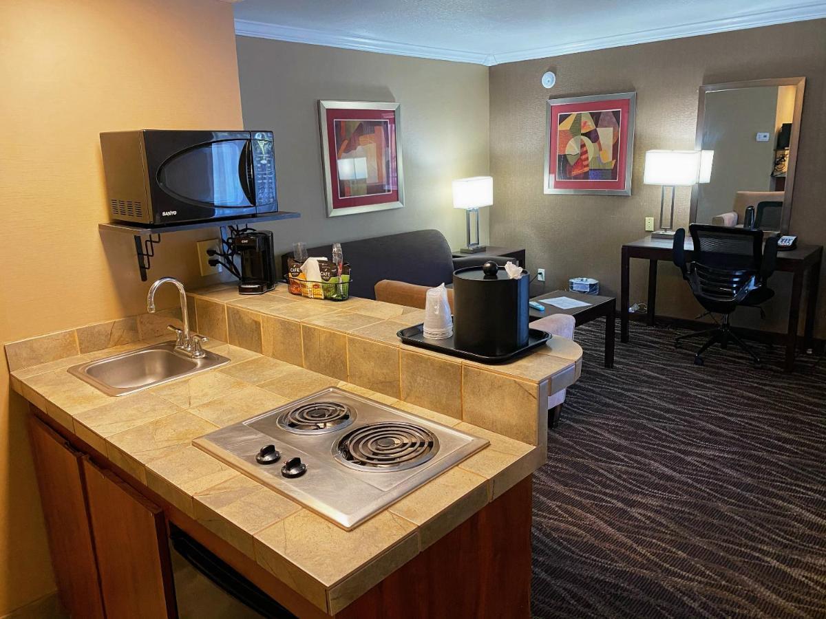 Hotel Tempe/Phoenix Airport Innsuites Hotel & Suites エクステリア 写真