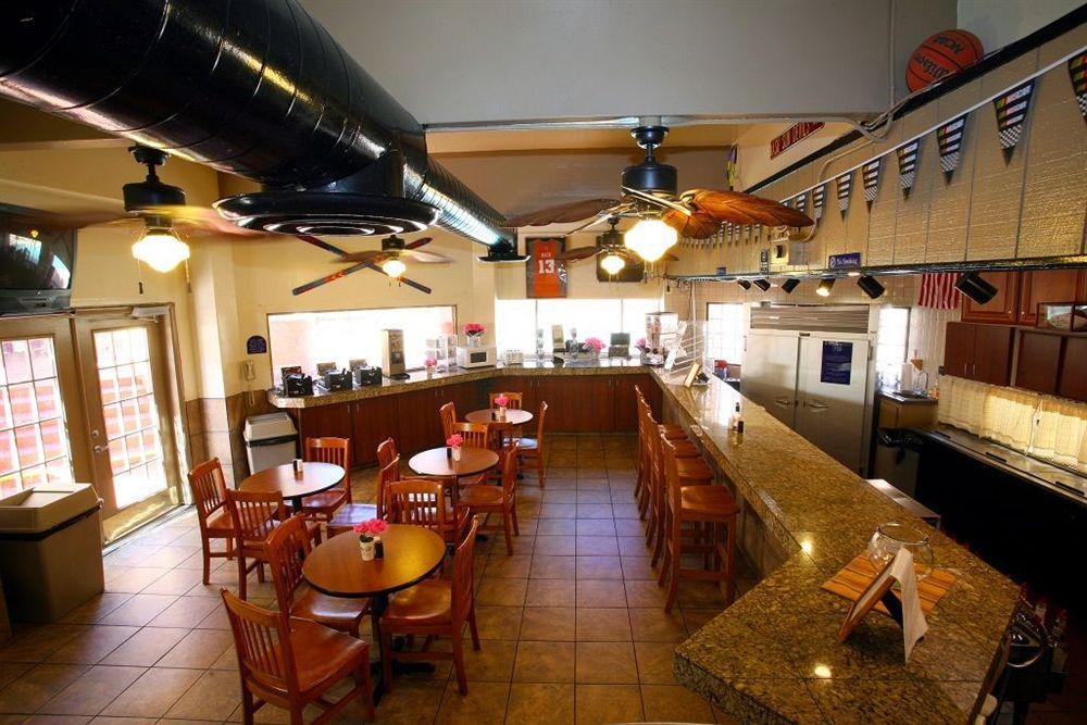 Hotel Tempe/Phoenix Airport Innsuites Hotel & Suites エクステリア 写真