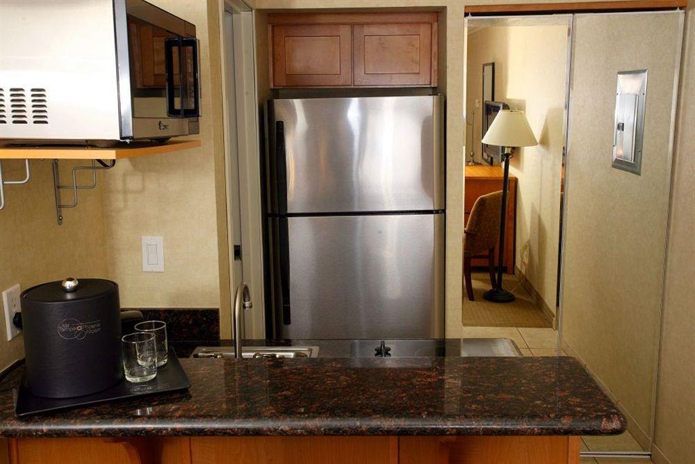 Hotel Tempe/Phoenix Airport Innsuites Hotel & Suites エクステリア 写真