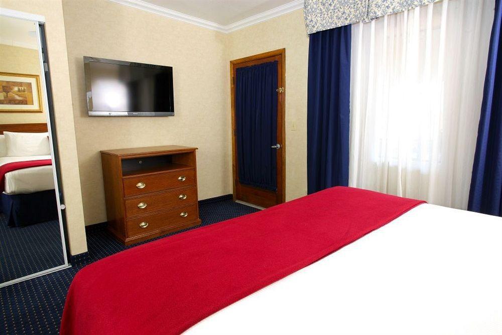 Hotel Tempe/Phoenix Airport Innsuites Hotel & Suites エクステリア 写真