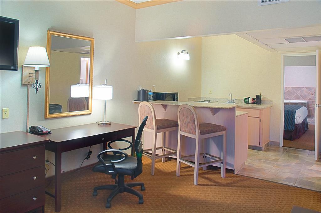 Hotel Tempe/Phoenix Airport Innsuites Hotel & Suites エクステリア 写真