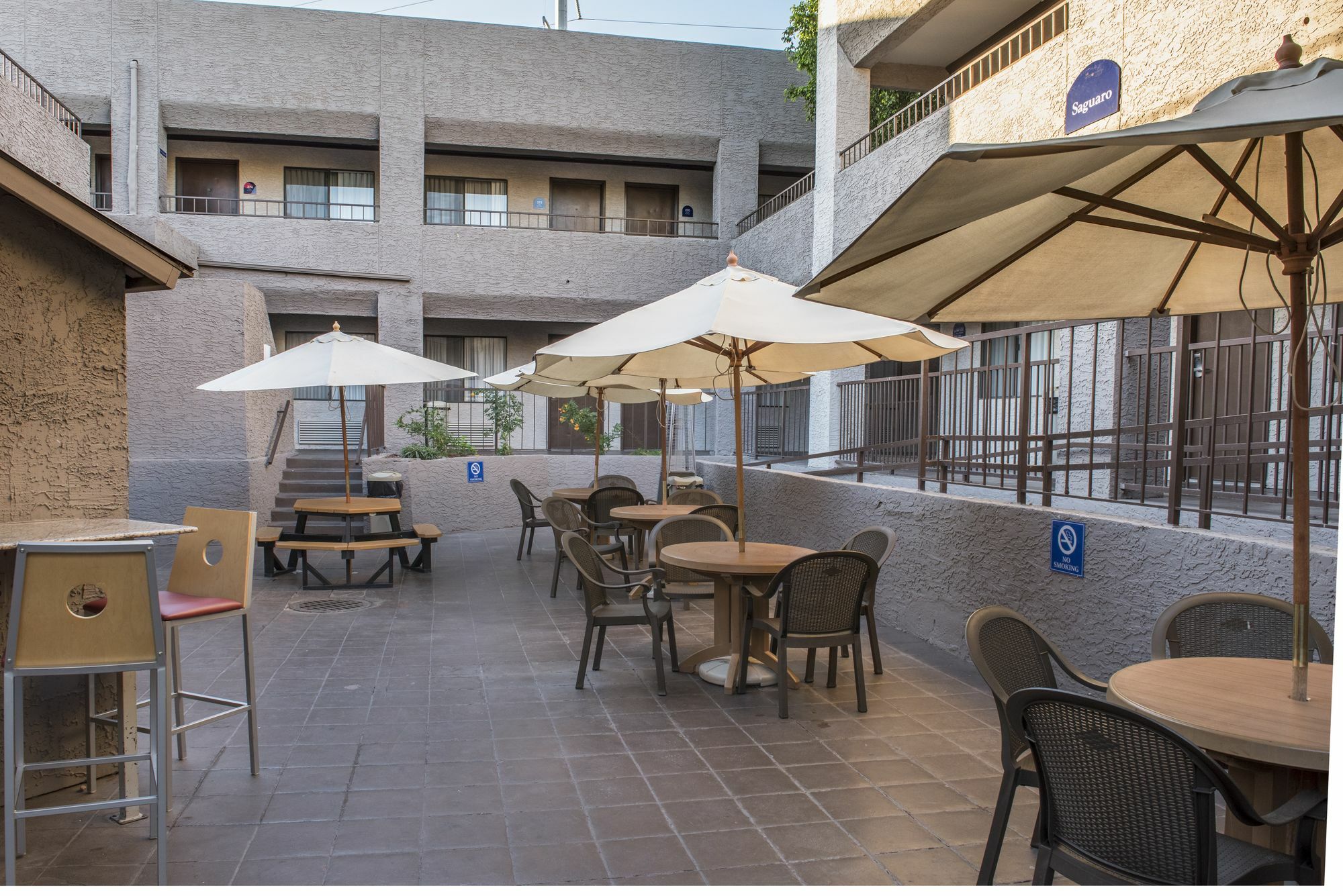 Hotel Tempe/Phoenix Airport Innsuites Hotel & Suites エクステリア 写真