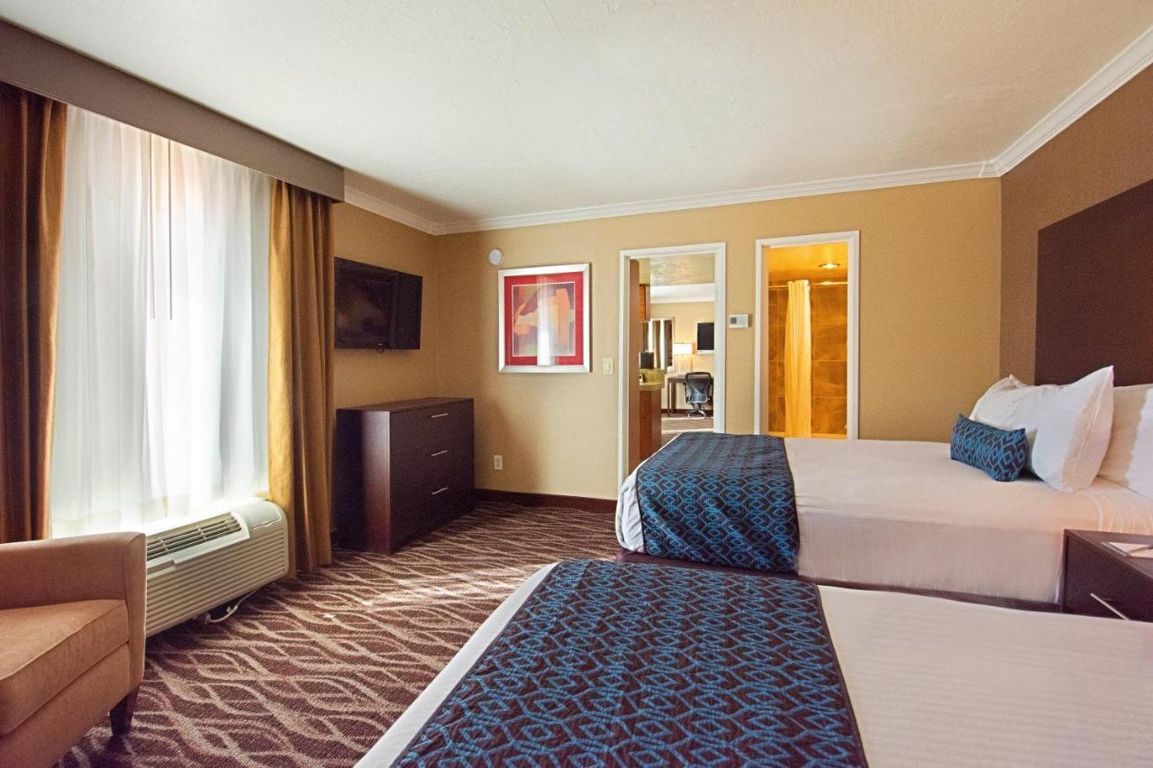 Hotel Tempe/Phoenix Airport Innsuites Hotel & Suites エクステリア 写真